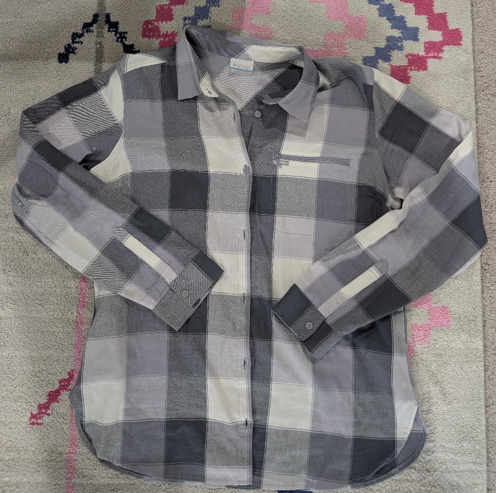 Columbia Long Sleeve Button Down  With Zipper Pocket - Gray Plaid - Women Size L